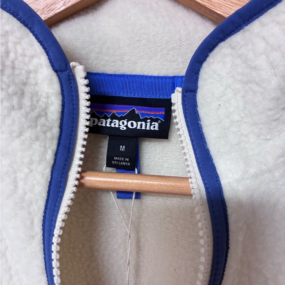 Patagonia Cream Fleece Marsupial with Blue Trim - Picture 4 of 7